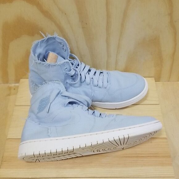 Nike Men’s Jordan 1 Retro High Lt. Blue Sneakers UNC Mens Size 9 1/2, Wmn's 11 - Picture 1 of 9